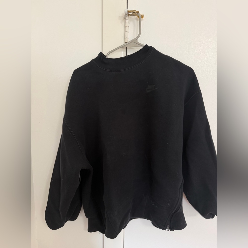 Nike Women's Black Crewneck Sweater